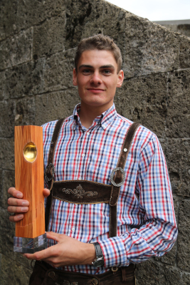 Alexander Peinhopf gewinnt den Bundeslehrlingswettbewerb der Tischler- und Tischlereitechnik-Lehrlinge